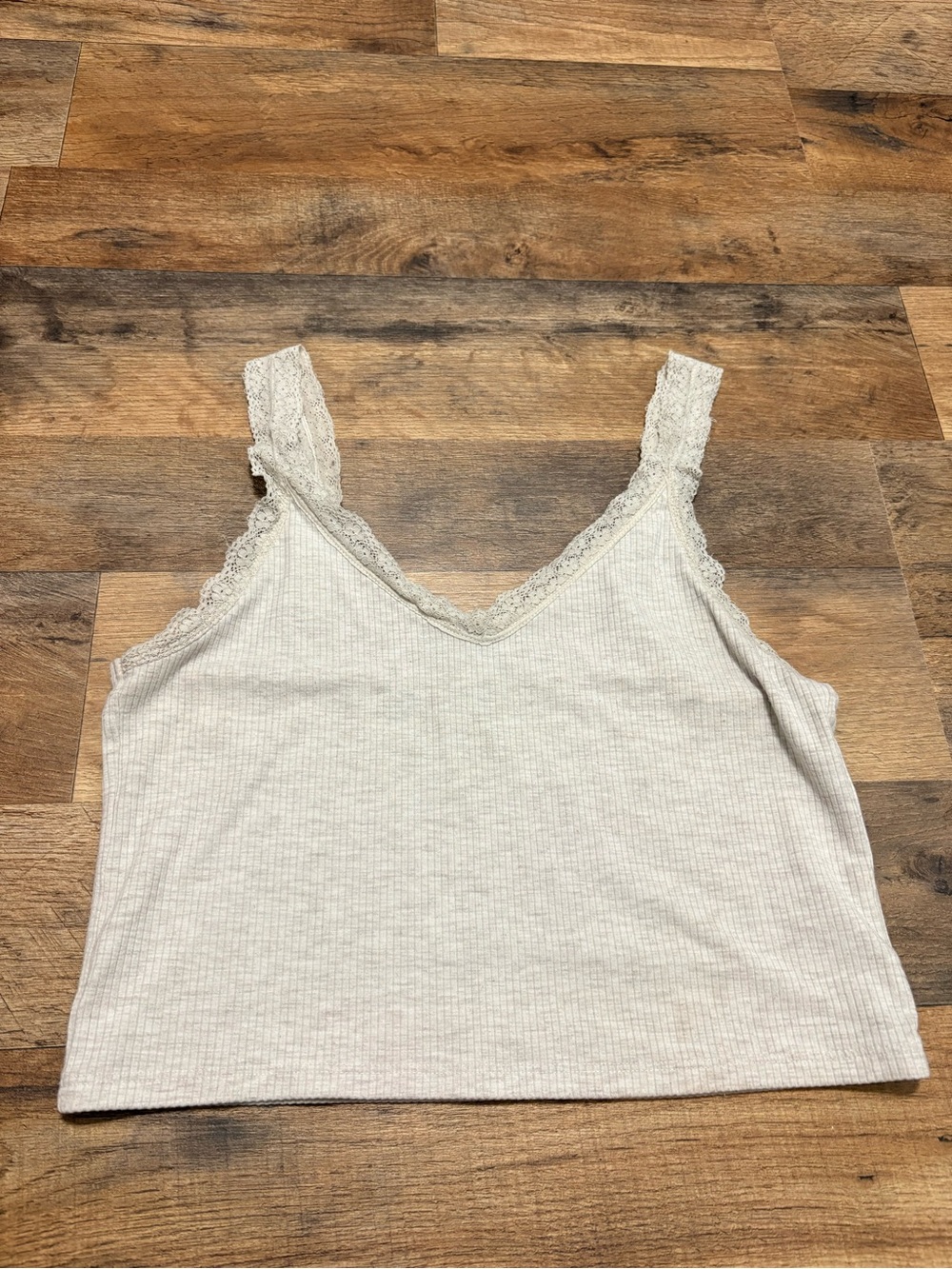 American Eagle Ribbed Lace Trim Cropped Tank Top Size Medium Gray